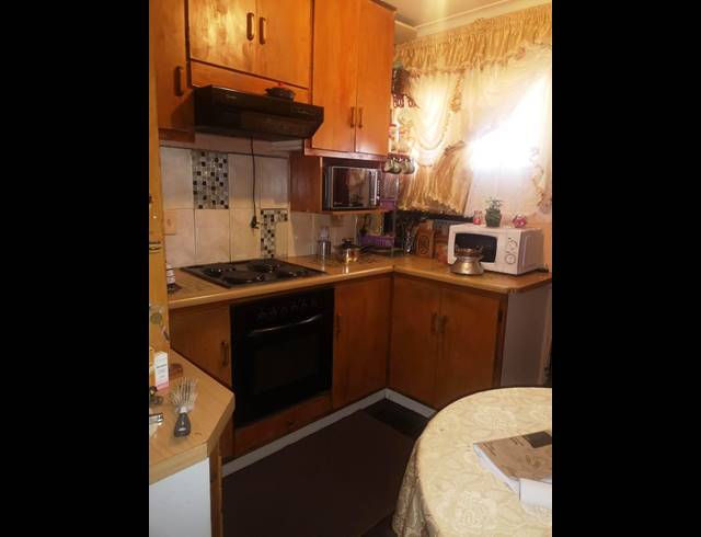 2 BEDROOM FREEHOLD SOLD IN HOWICK WEST